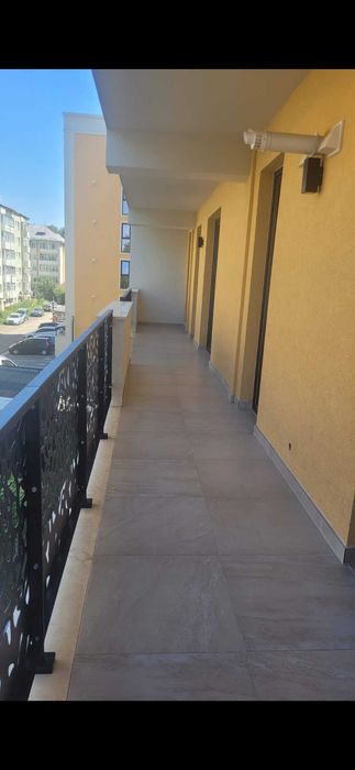 Vând apartament 3  camere .
