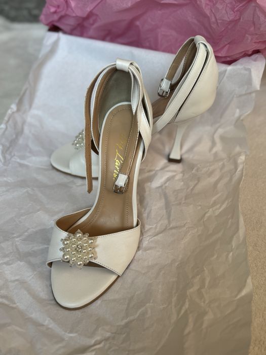 Pantofi mireasă din piele naturală, realizați la comandă, mărimea 35 – Noi