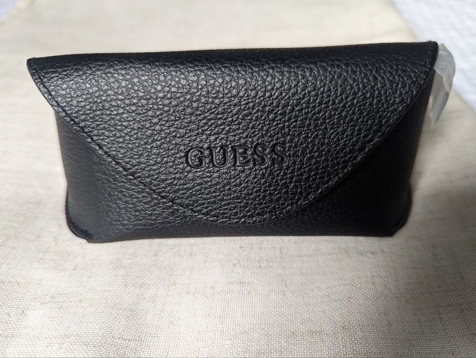 Ochelari de soare Guess