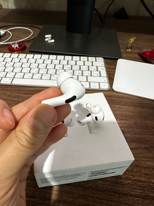Airpods pro2 (левый или правый наушник без кейса)