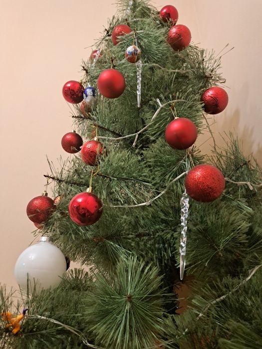 Продам новогоднюю елку