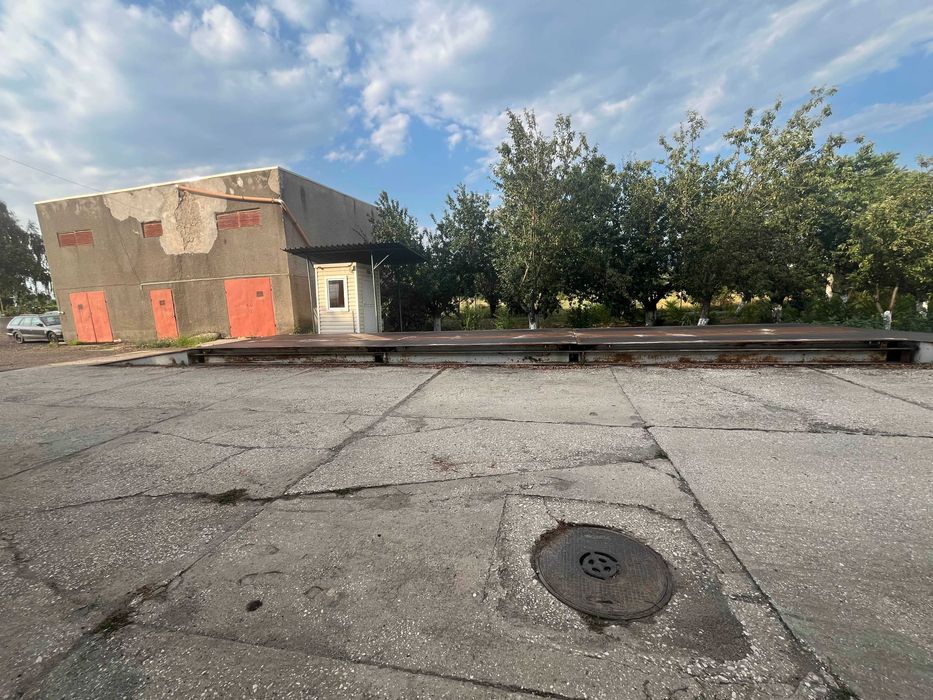 Продава се Промишлена сграда в Ихтиман - 24000 кв.м за 1 €/кв.м - Снимка #6