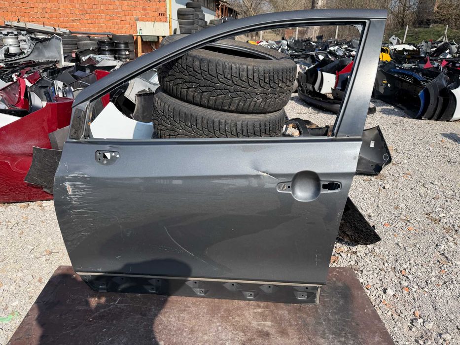 Врата Suzuki SX4 S-Cross 2013 год.-