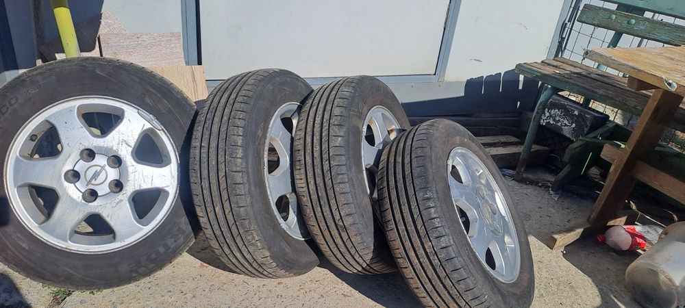 Гуми Goodride 195/65/15 DOT 4024  с джанти Опел