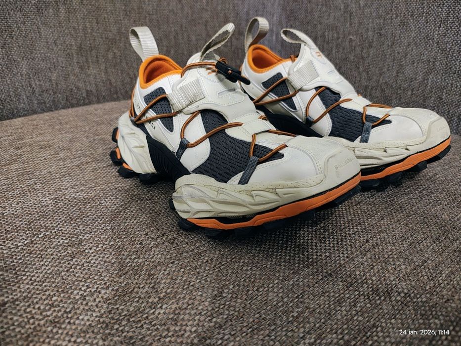 Balenciaga , numar 40