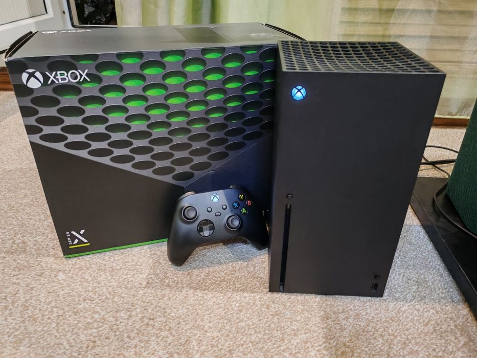 Xbox Series X 1ТБ + оригинальный геймпад + коробка + акккаунт с играми