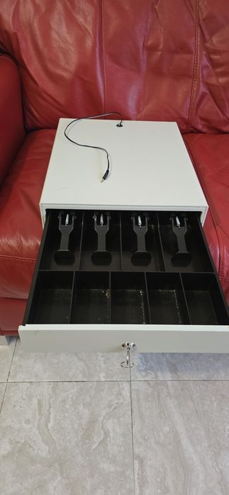 Каса за пари чекмедже метална