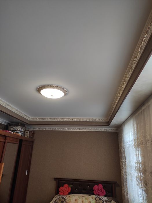 Chorsu hovli 2.7 sotu 5ta hona srochna