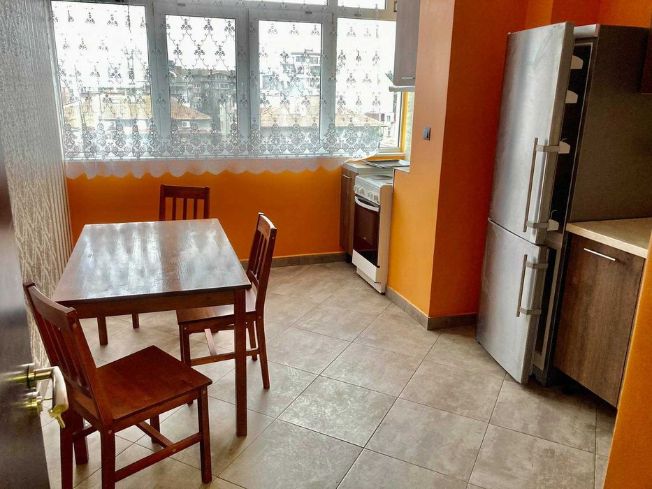 Дава се под наем Двустаен апартамент в Бургас, Възраждане - 80 кв.м за 225 € - Снимка #3