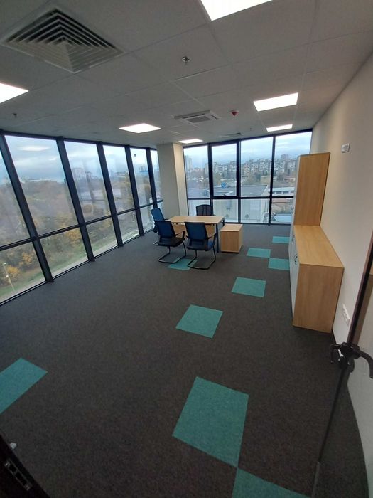 Дава се под наем Офис в Бургас, Славейков - 1200 кв.м за 12500 € - Снимка #3