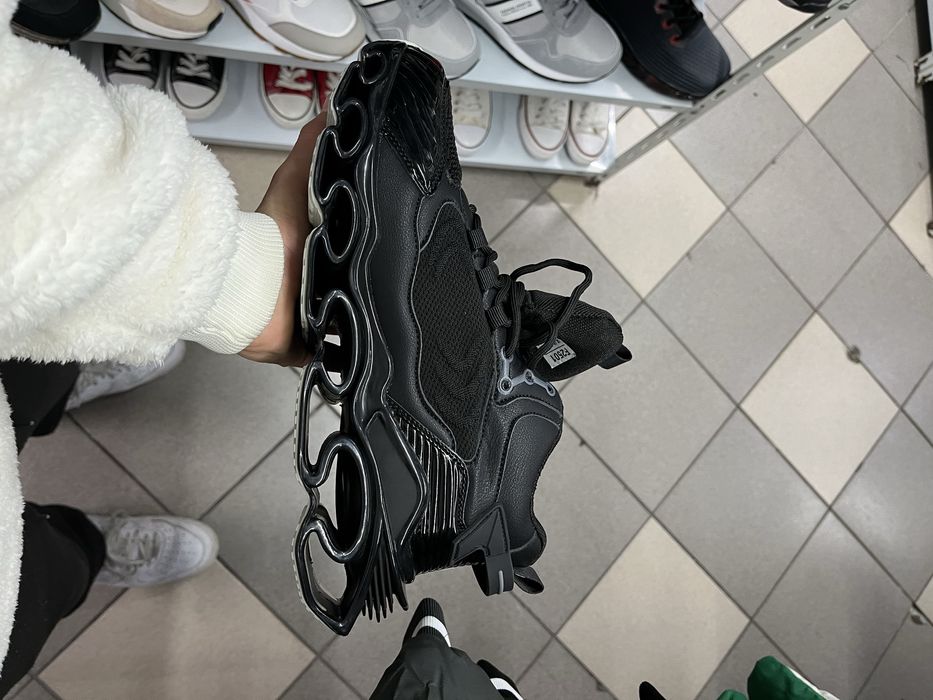 Sneakeri Chunky cu Talpă Sculptată Neagra