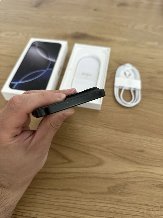 Apple iPhone 16 Pro Max - 256GB - Black Titanium