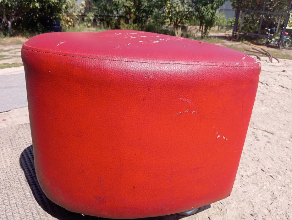 Стул и пуфик б/у