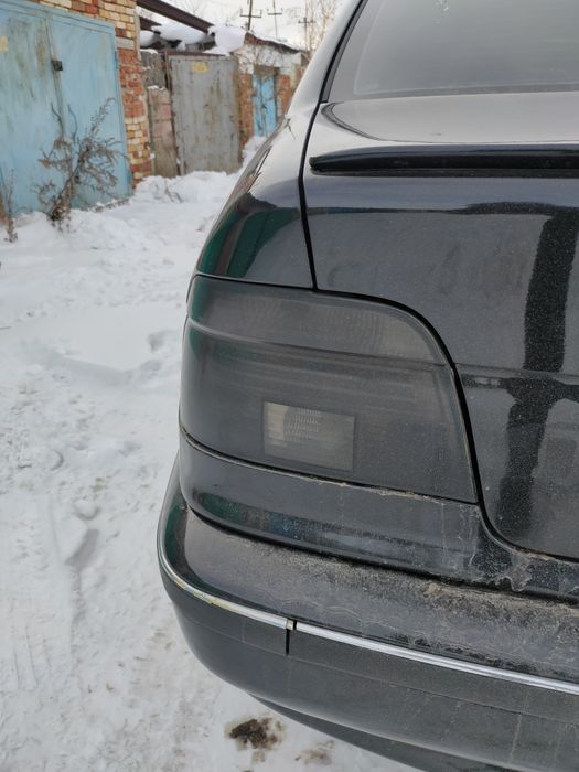 Продам задние фонари на БМВ е 39.