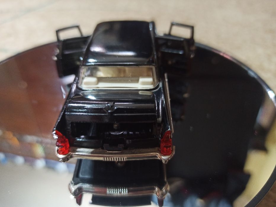 Модель Чайка газ-13  СССР 1/43