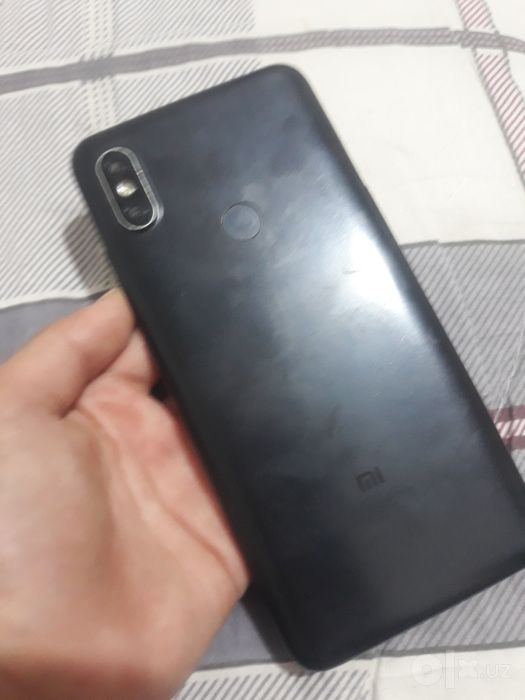 Xiaomi Redmi S2 32 gb yaxshi telefon  manzil olmaliq ekiran chatnagan