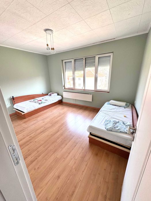 Дава се под наем Тристаен апартамент в Пловдив, Гагарин - 120 кв.м за 612 € - Снимка #8