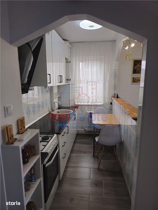 Mircea Cel Batran apartament cu 2 camere  liber
