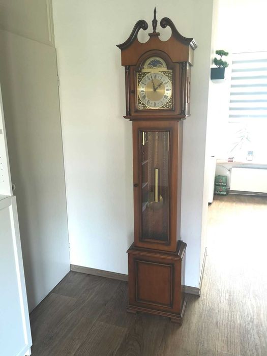 Lot ceasuri de podea ieftine