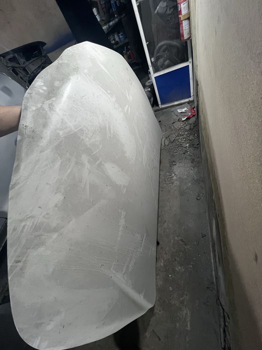 Капот на Тойота Королла