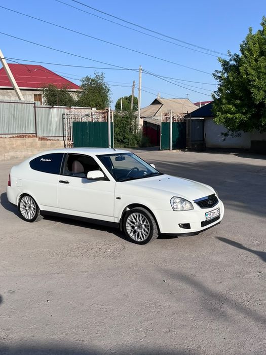 Lada Priora 217280