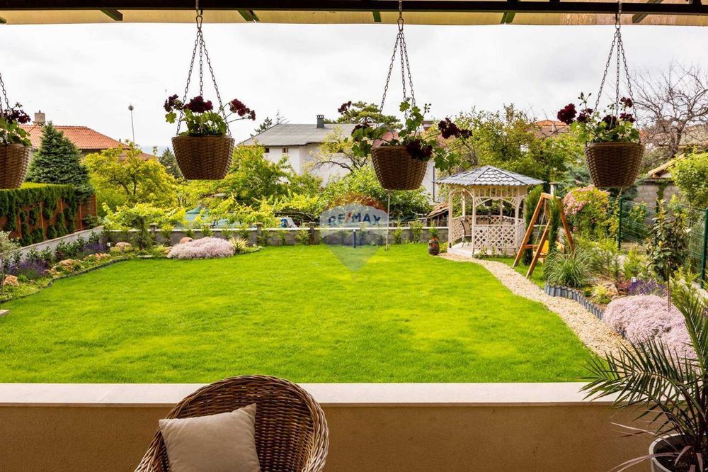 Дава се под наем Къща в Варна, м-т Евксиноград - 260 кв.м за 2700 € - Снимка #3