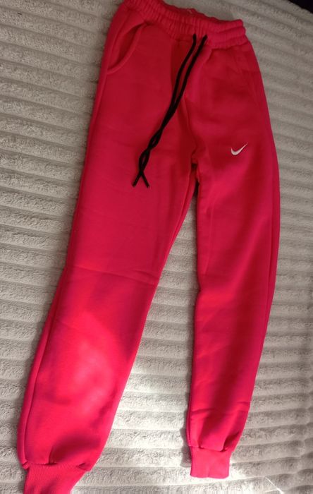 Pantaloni trening roz