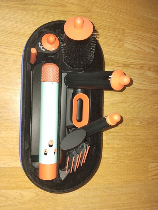 Маша за коса Dyson aerwrap