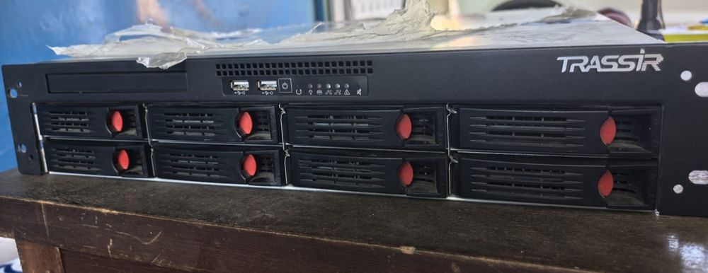 Продам сетевой IP-видеорегистратора TRASSIR серии NeuroStation