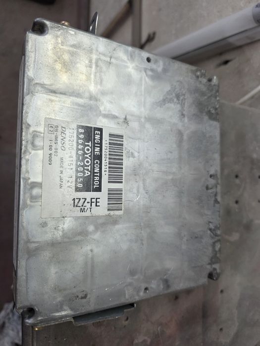 Компютър от тойота селика т23 2003г.143к.с.  със имобилайзер