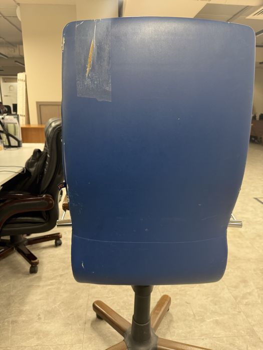 Продам офисное кресло