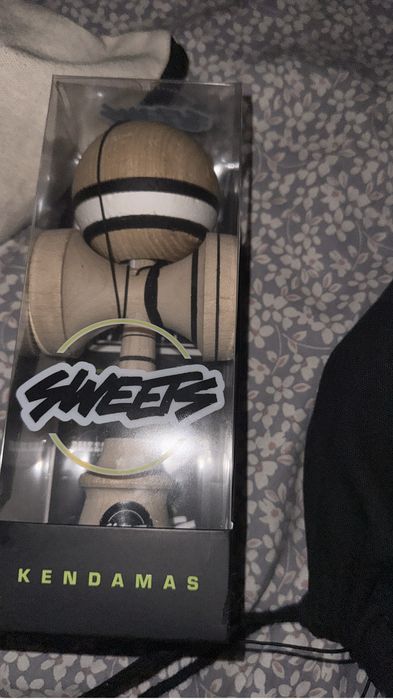 Kendama matt sweets aproape noua  ken maple tama ash