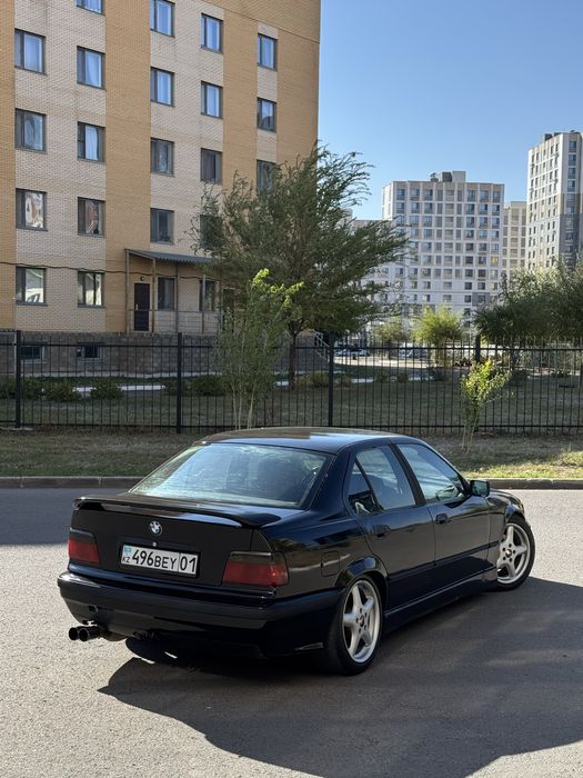 BMW E36 320I 1993 года