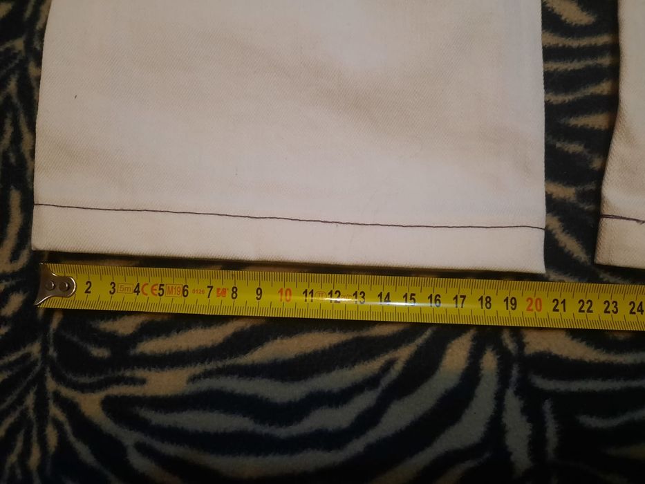 Продам мужские джинсы