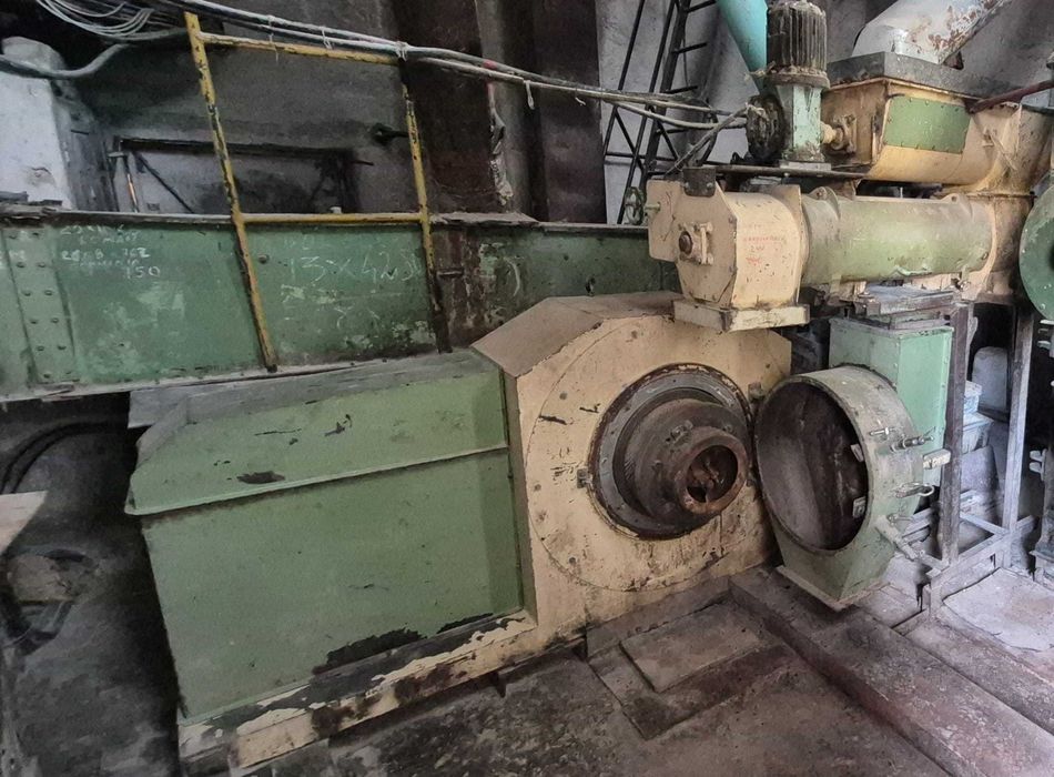 Linie completa de granulat furaje combinate - capacitate de 5 to/ora