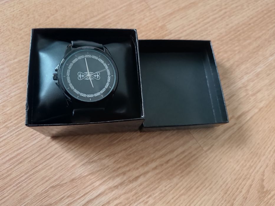 Часы новый кожанный