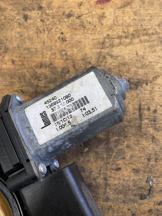 Fiat ducato 2012г десен стъклоповдигач с машинка ел стъкло