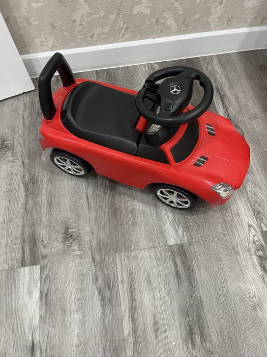 Детская машинка в отличном состоянии