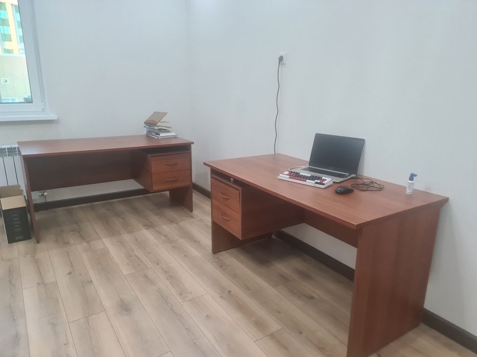 2 рабочих стола, материал мдф