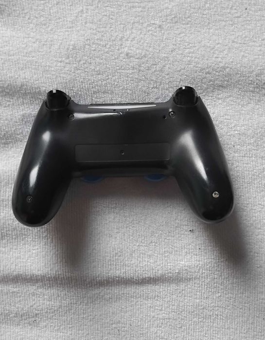 Продавам PS4 slim