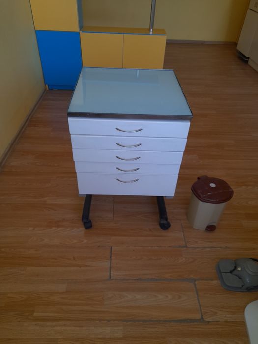 Продавам стоматологичен стол