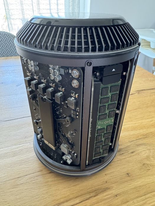 Mac Pro Late 2013 24gb ram 256ssd