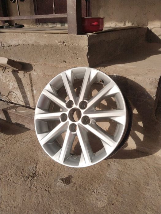Toyota camry диск R16