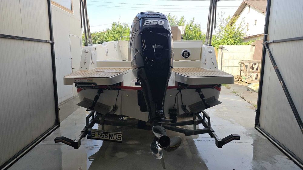 Ansamblu Quicksilver 755 Sundeck Peridoc KNOTT Motor Mercury 250 Cp Inmatriculate