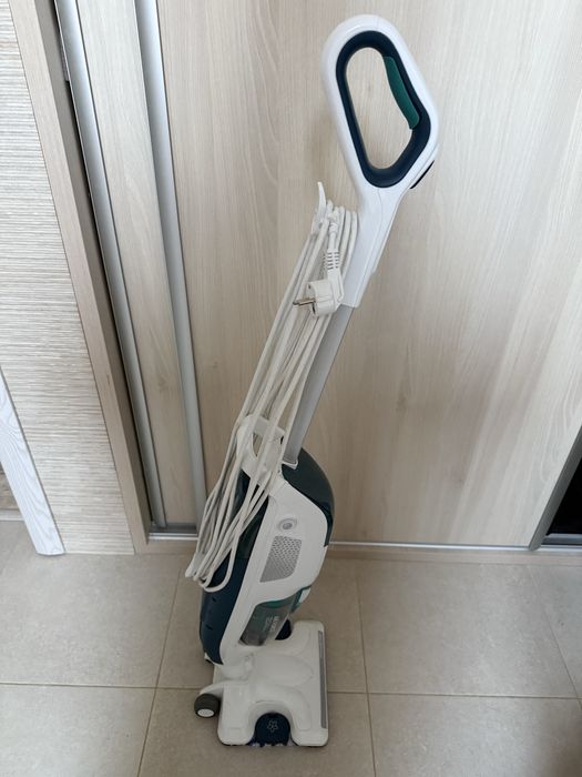Se vinde Aspirator Rowenta Vertical cu Functie de Spalare cu Abur