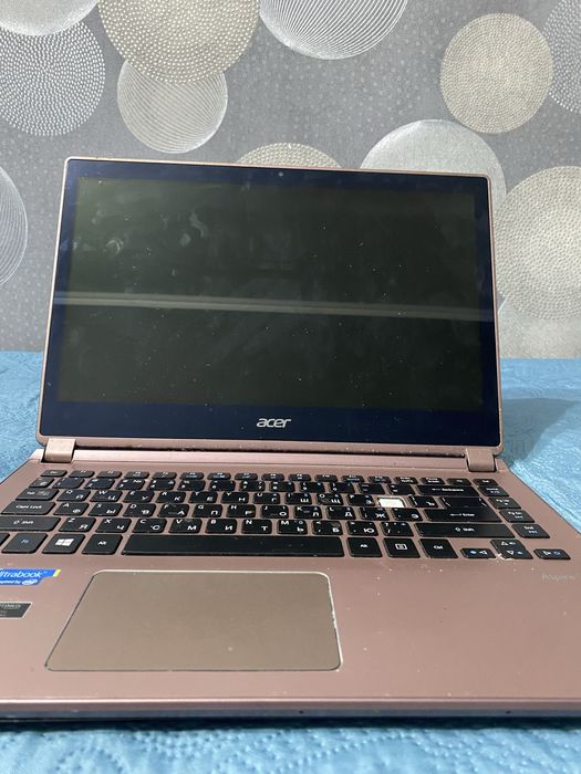 Продам ноутбук в нерабочем состоянии.