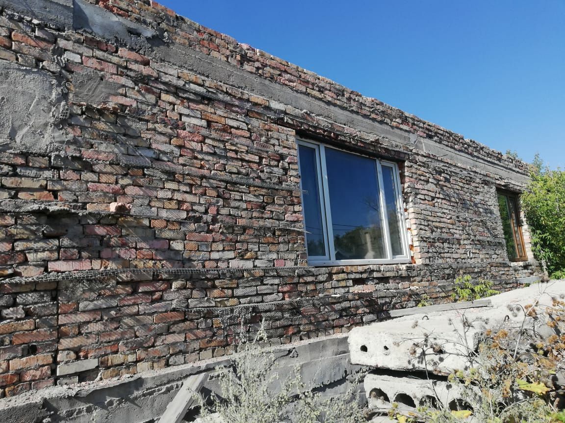 Недостроенные дома в Талгарском районе. Участок земли с недостроенной времянкой фото реальное. Земельный участок с недостроенным домом