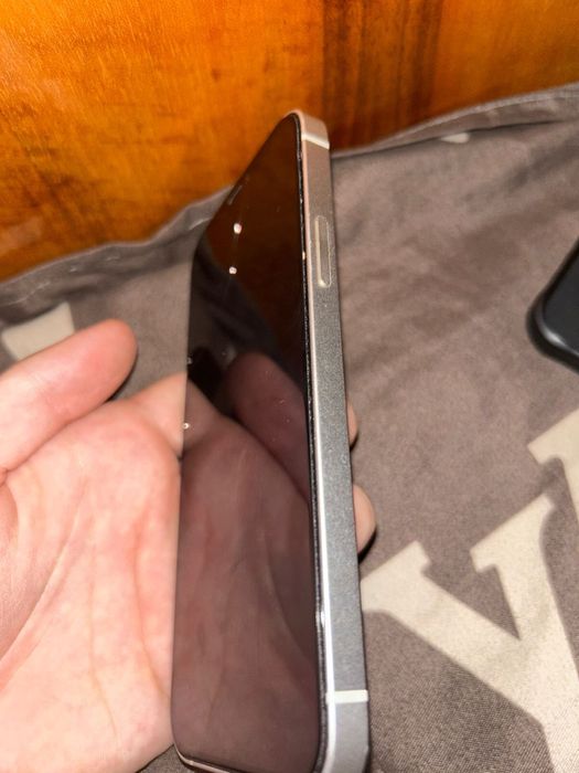 Продам айфон 12