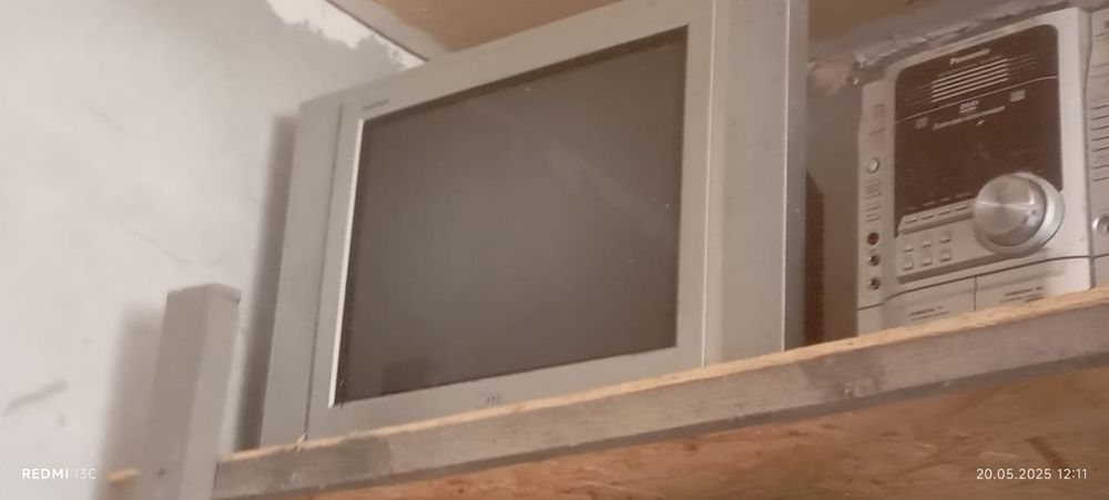 Электрическую печь , телевизор самсунг .