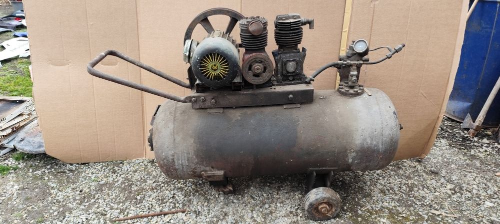 Compresor aer romanesc